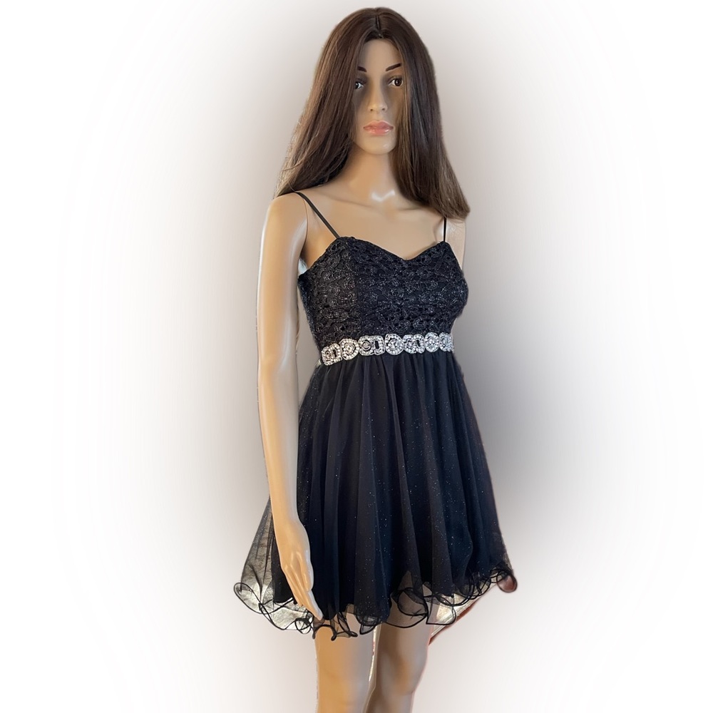 Black Sleeveless Rhinestone and Sequins Embellished Fit & Flare Dress Size 1 - Picture 2 of 14